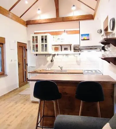 דירה Tiny House Mm זאדאר